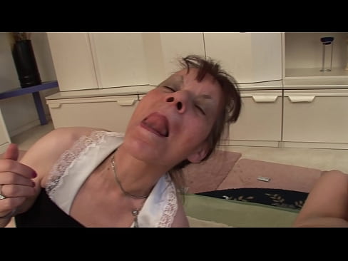 ❤️ Zwei Großmütter und ein Großvater haben einen Dreier Russian porn bei uns ❌️