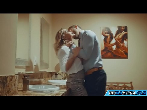 ❤️ Wenn eine vollbusige Blondine dich in einer öffentlichen Toilette verführt Russian porn bei uns ❌️